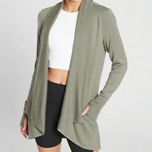 Athleta Pranayama Wrap in Laurel Green